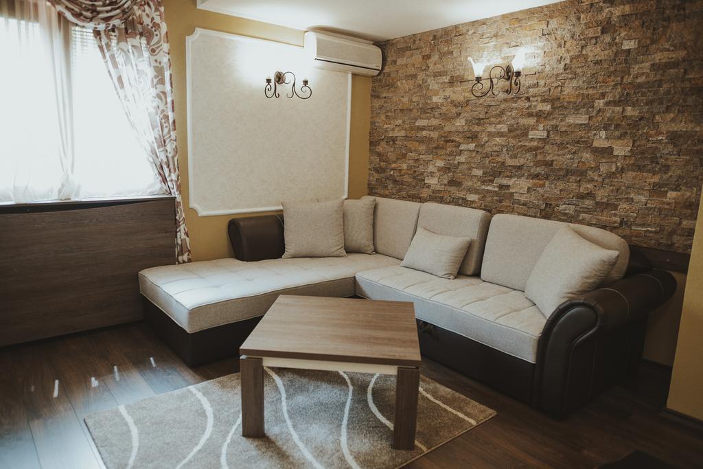 Hotel Sumski Feneri Bitola Bagian luar foto